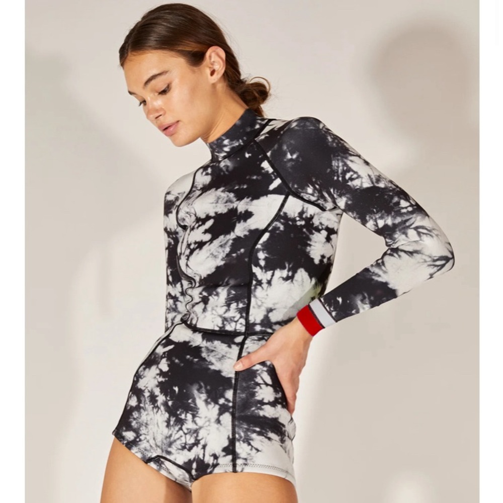 Cynthia Rowley wetsuit worn a hand full of times on vacation in Portugal!